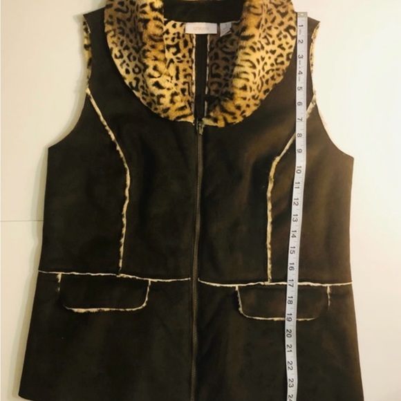 Chico's 1 Faux Brown Suede vest with faux leopard fur - Picture 3 of 8